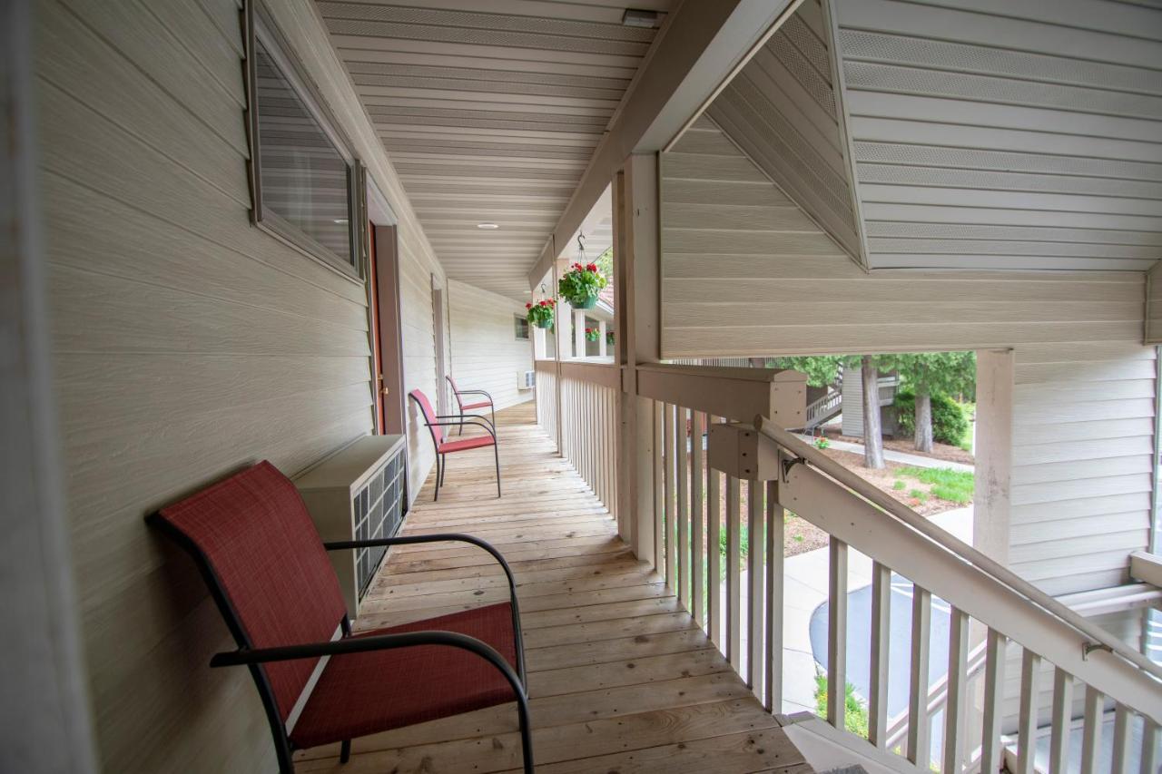 Ridges Inn & Suites Baileys Harbor Exterior photo